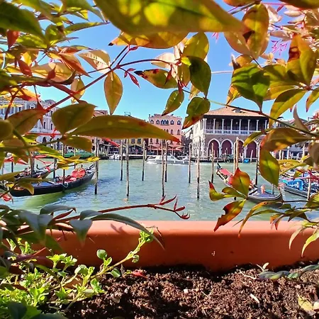 Grand Canal Diamond Apartment