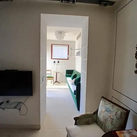 Grand Canal Diamond Apartman *